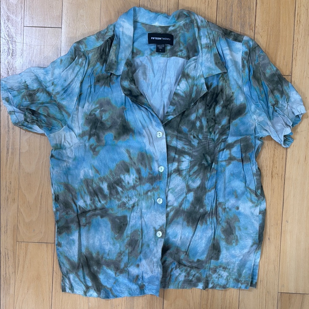 Fifteen Twenty blue and green tie dye button down Large